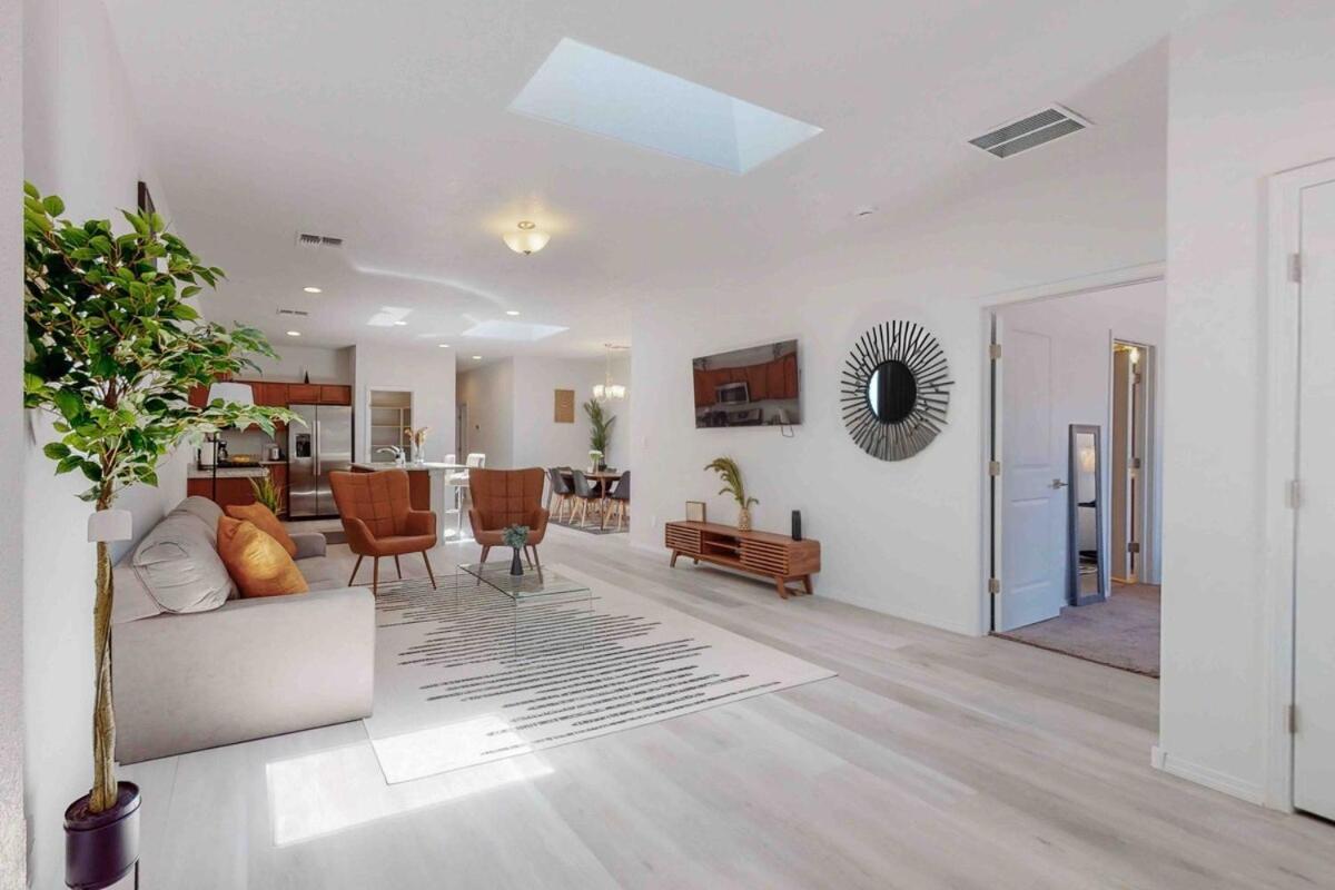Modern Home 3Br Next To Airport, Netflix, Casino Албукерке Екстериор снимка