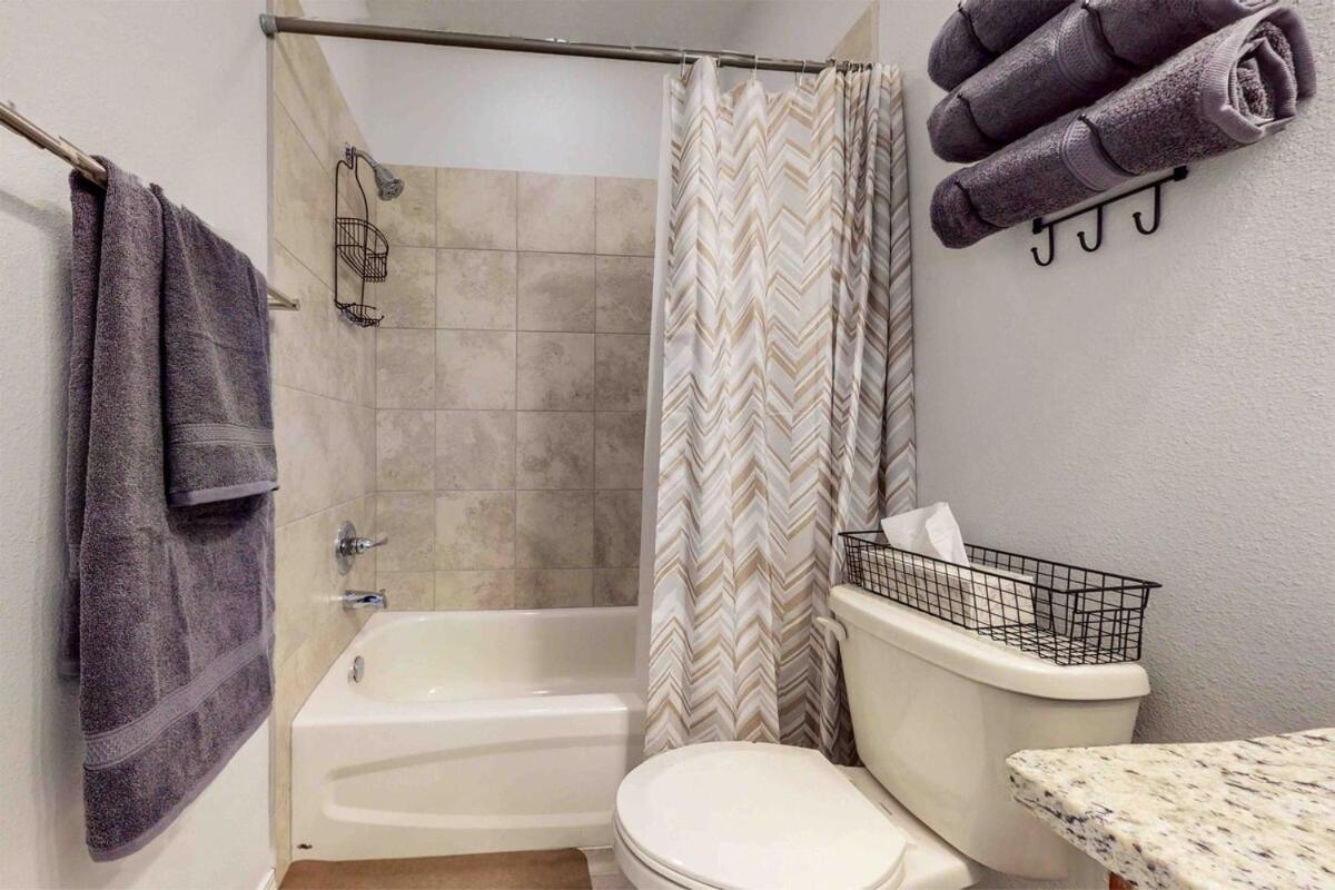 Modern Home 3Br Next To Airport, Netflix, Casino Албукерке Екстериор снимка